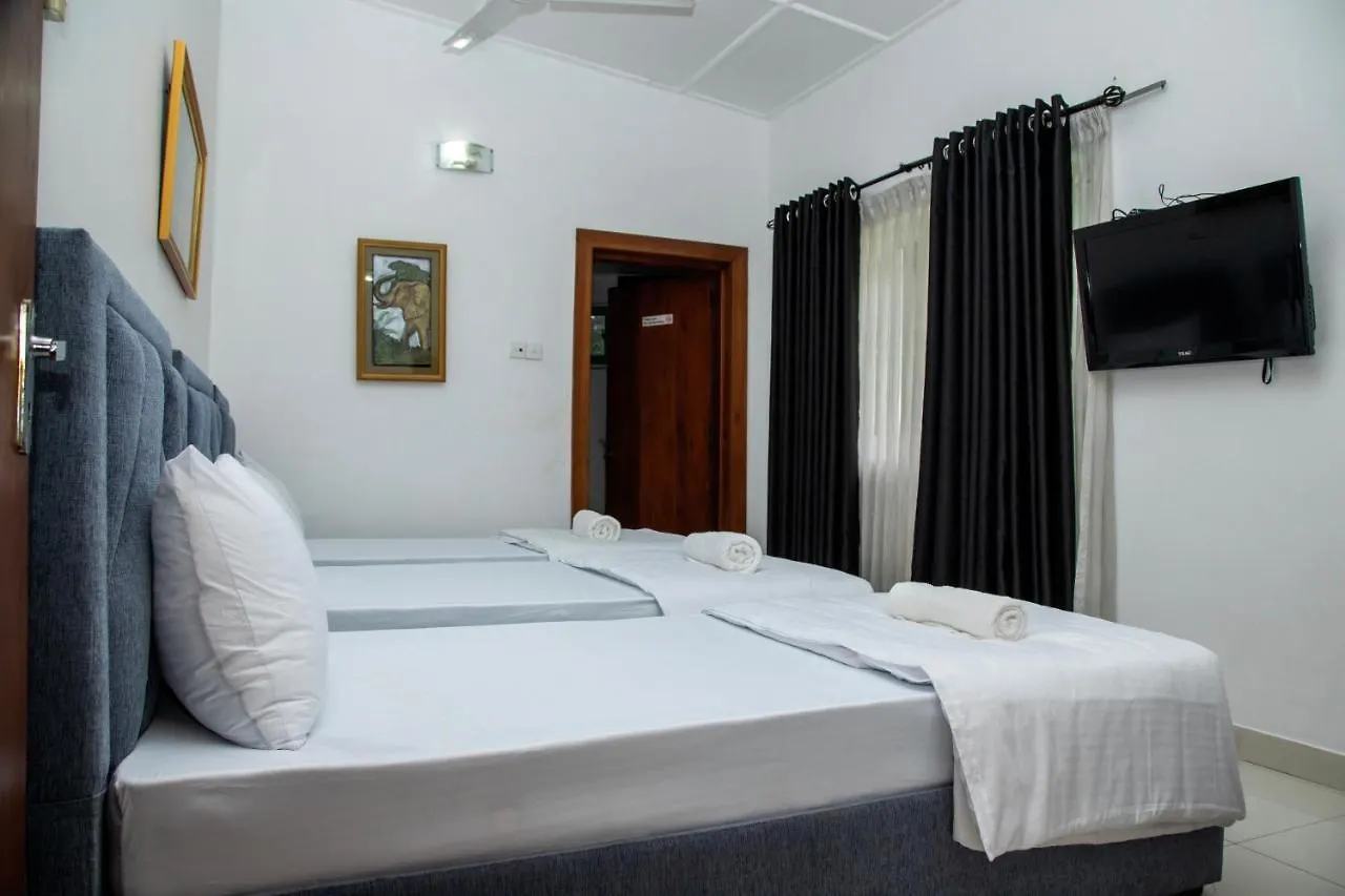 Ostello Funk Bunks - By The Lake Kandy