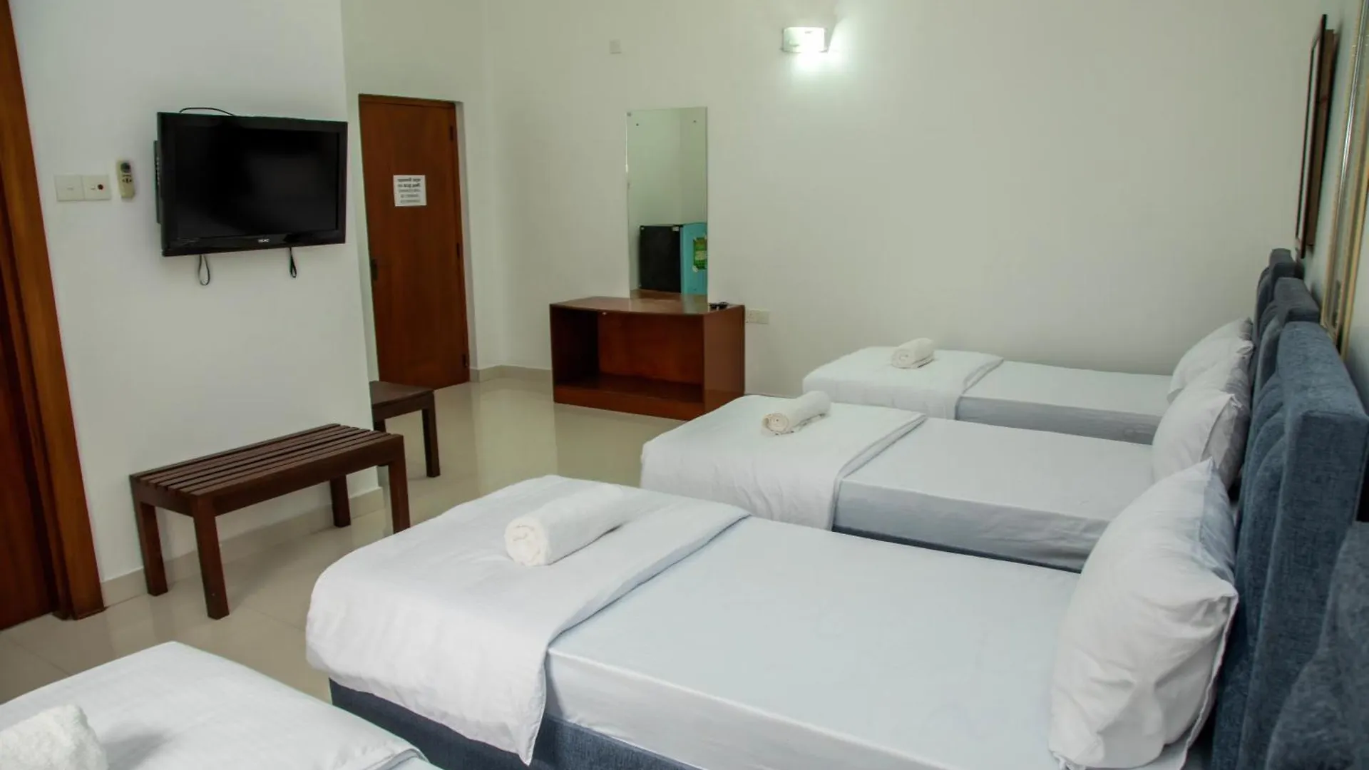 Funk Bunks - By The Lake Kandy Sri Lanka