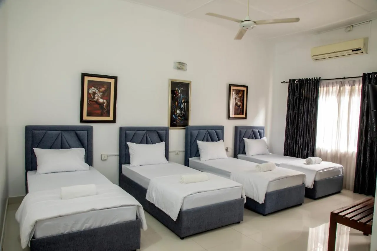 Funk Bunks - By The Lake Hostel Kandy